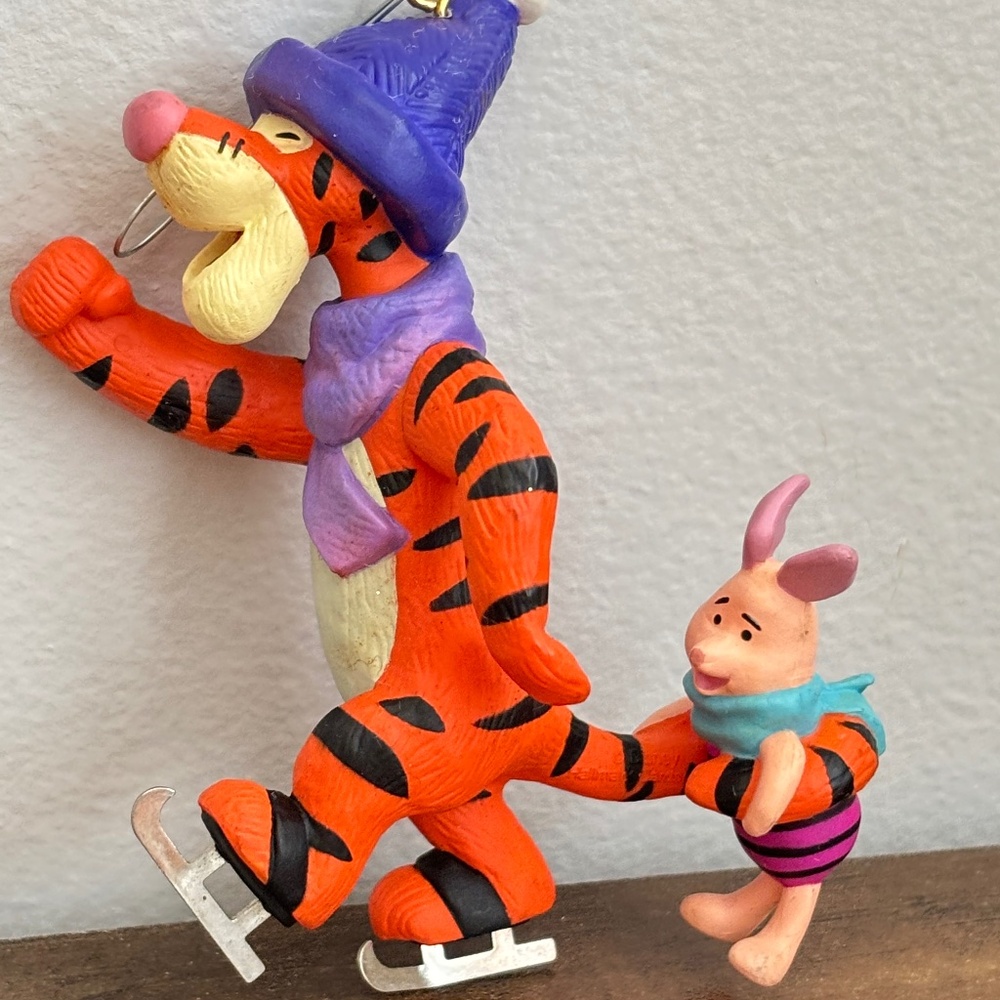 Vintage HALLMARK Keepsake 1993 TIGGER PIGLET Winnie The Pooh CHRISTMAS ORNAMENT